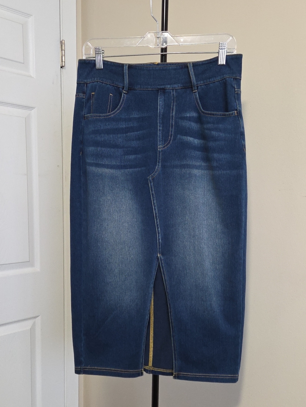 HALARA Indigo Blue Denim Slim Straight Skirt with Front Slit